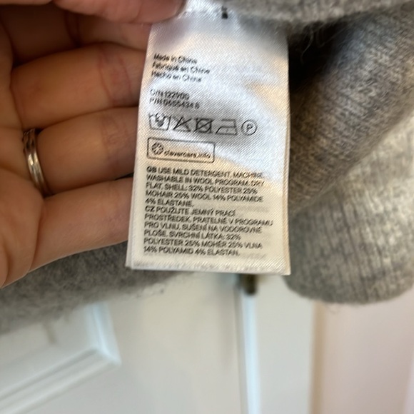 H&M NWOT Heather Gray Mock Neck Mohair Wool Blend Sweater - Size Large - Picture 6 of 6